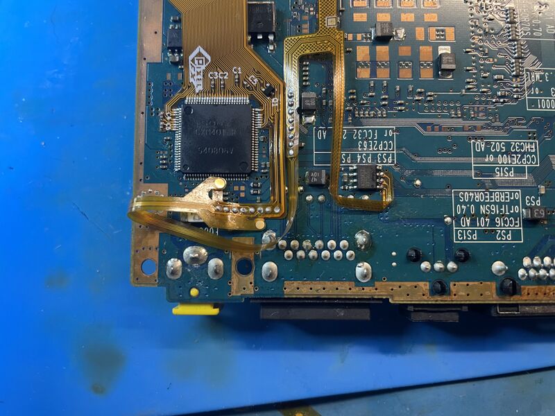 File:PS2 RBOTTOMSIDE FLEX.JPG